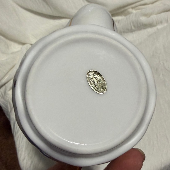 White Teapot with Fruit Design - Picture 4 of 4